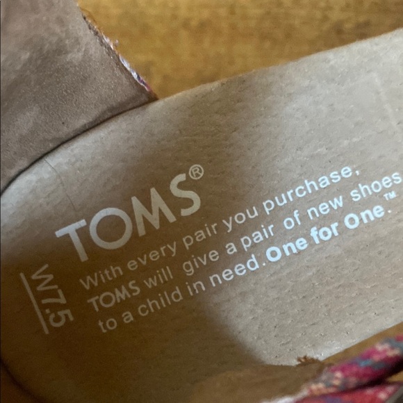 Toms Pink Wedge Shoes Comfortable Canvas Design - Picture 3 of 4